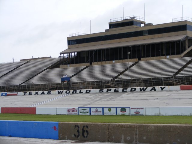 txworldspwy.jpg